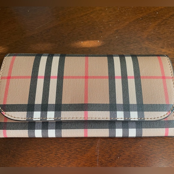 Burberry Tan and Black Checkered Wallet - Picture 1 of 8